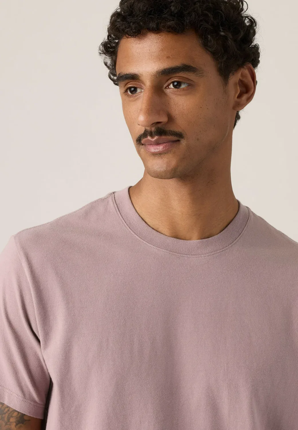 Ng essential tee mineral black - базовая футболка Levi'S, Mineral Black - Purples — фото 3
