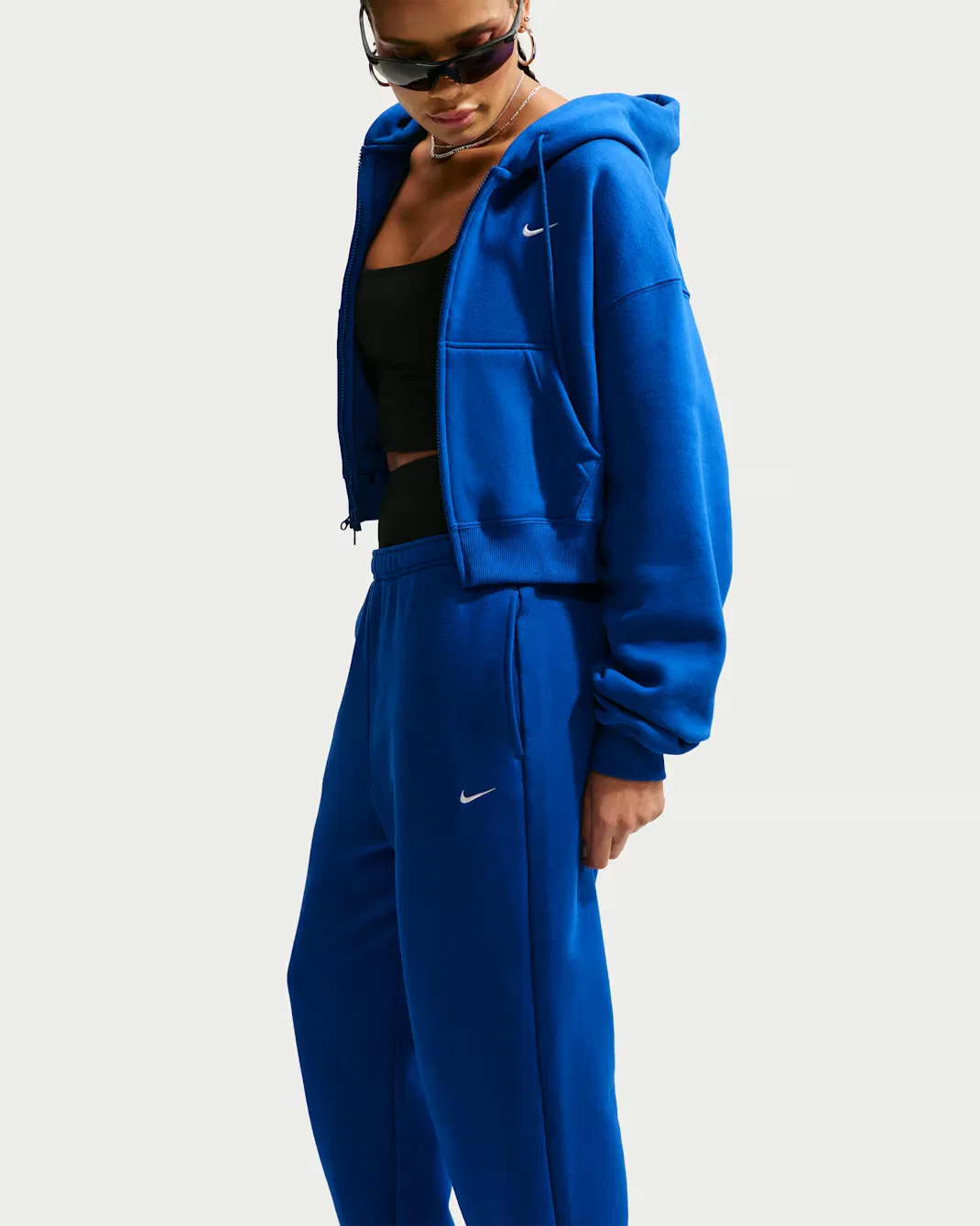 Женские брюки с высокой посадкой, свободного кроя и манжетами Nike Studio Fleece Medium Weight, Old Royal/Sail — фото 4
