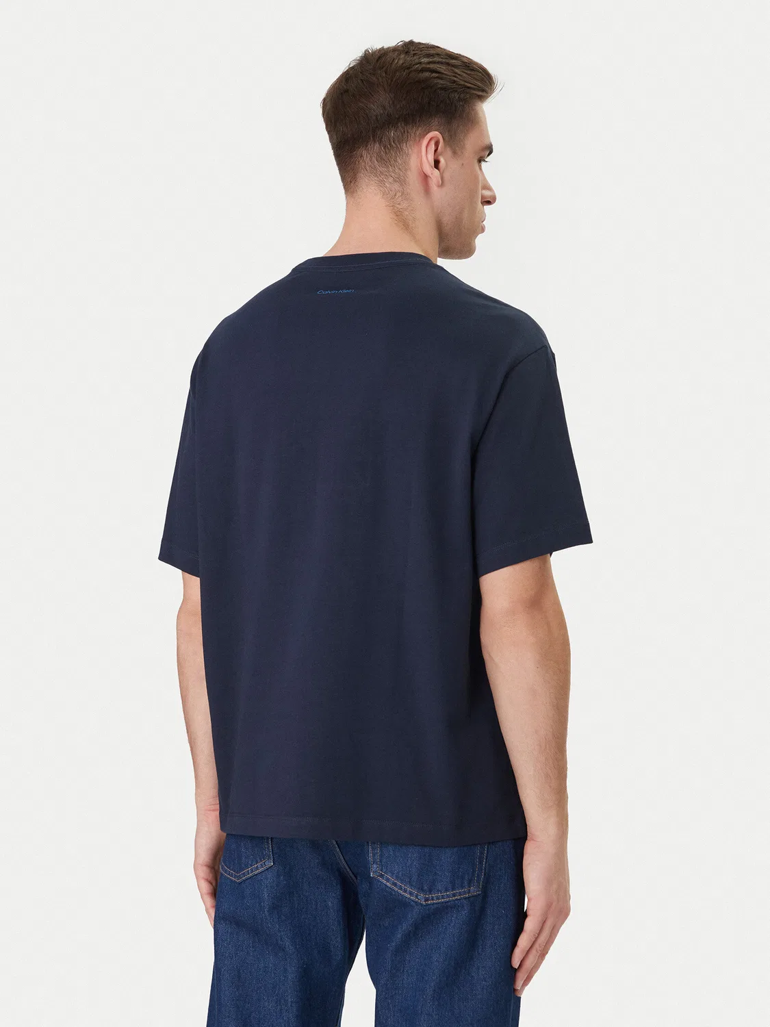 Мужская футболка стандартного кроя Emblem Graphic Calvin Klein, темно-синий — фото 3