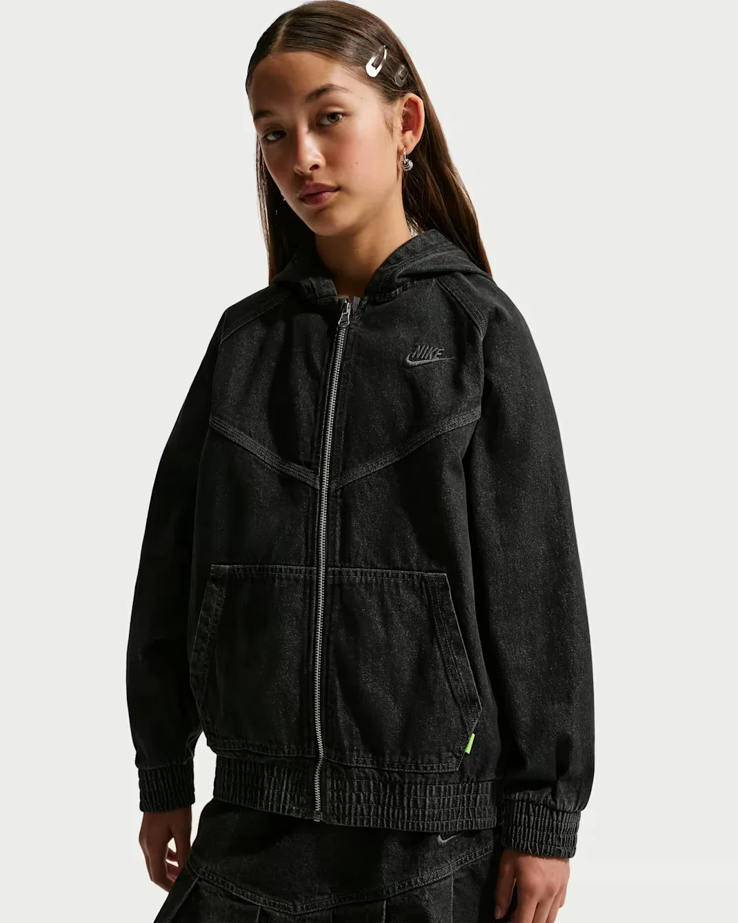 Джинсовая куртка на молнии с капюшоном для детей постарше Nike Sportswear Collection, Black/Anthracite/Anthracite/Anthracite — фото 2