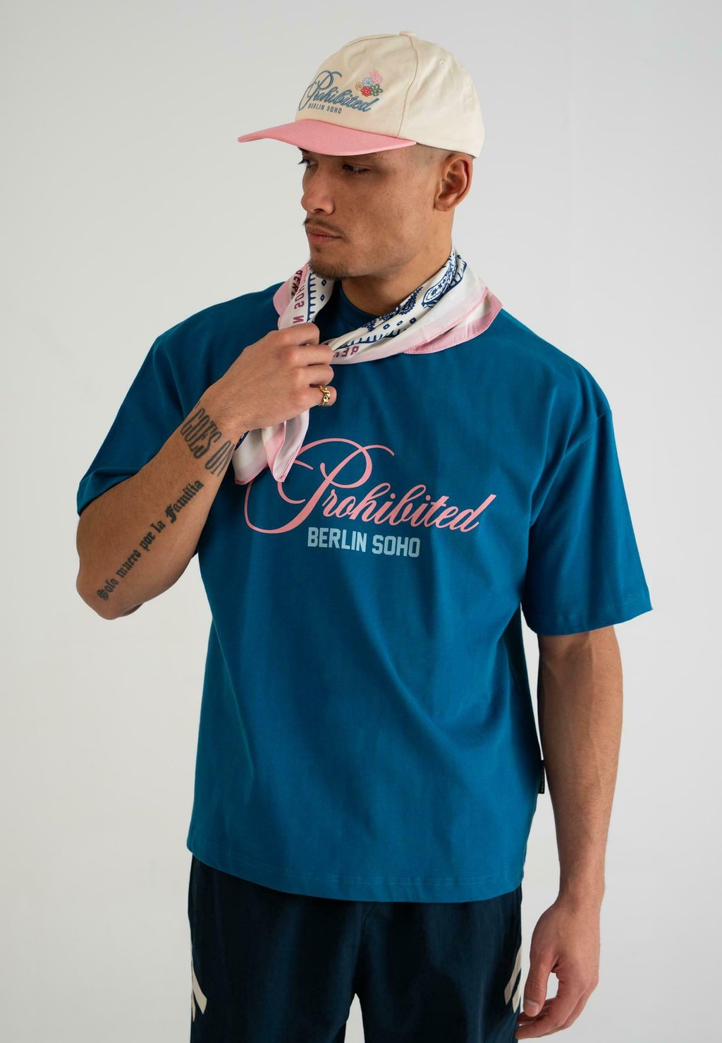 

Футболка с принтом BOHEMIAN TEE PROHIBITED, синий