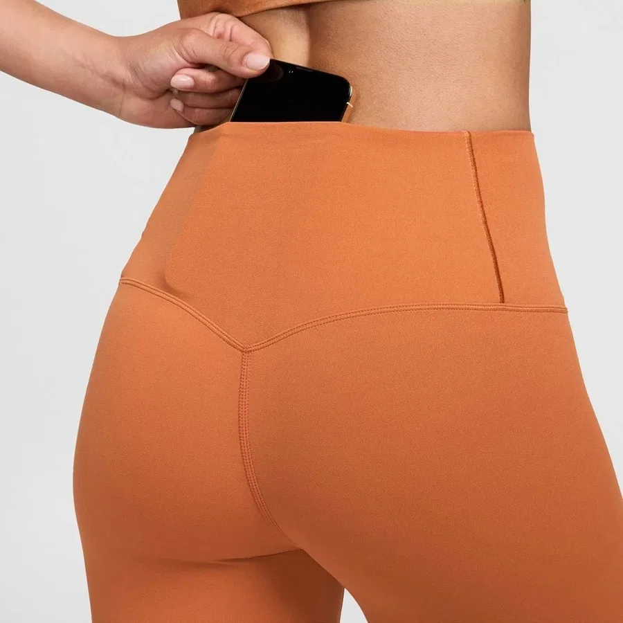 Леггинсы спортивные с высокой посадкой и карманом Nike Dri Fit Zenvy Gentle Support High Waisted 7/8 Leggings, Терракотовый — фото 4