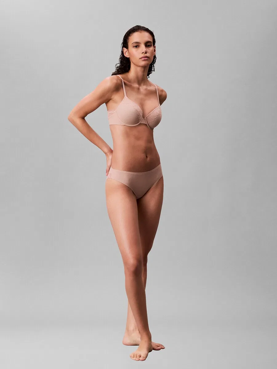 Трусики Calvin Klein "Perfectly Fit" кремового цвета