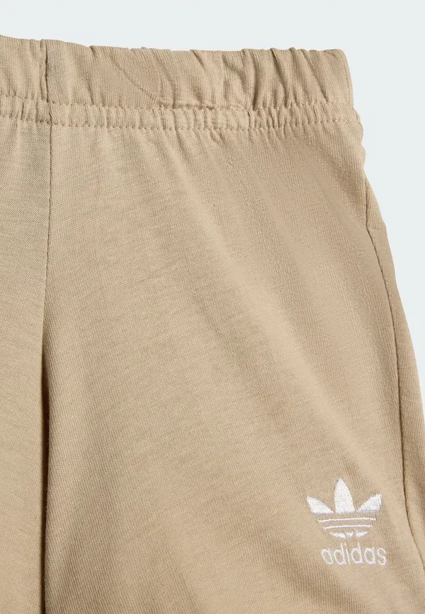 Комплект унисекс: футболка, шорты Adidas Originals, хаки — фото 4