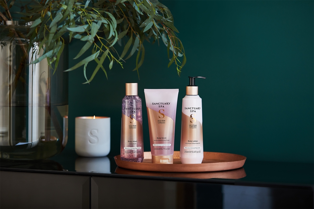 Увлажняющий лосьон для тела из коллекции «Лилия и роза» для сухой кожи Sanctuary Spa, 250 мл — фото 2
