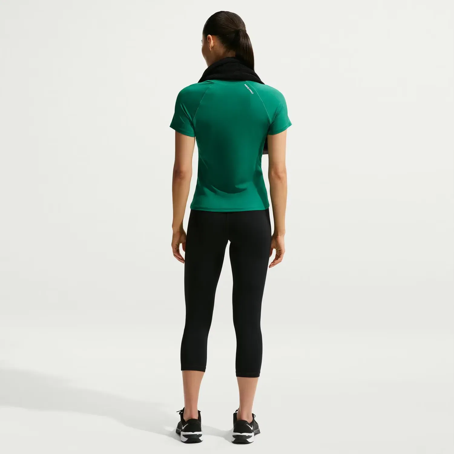 Женские леггинсы с высокой талией Nike Pro DF 365 Mr Crop Nike, Negro — фото 2