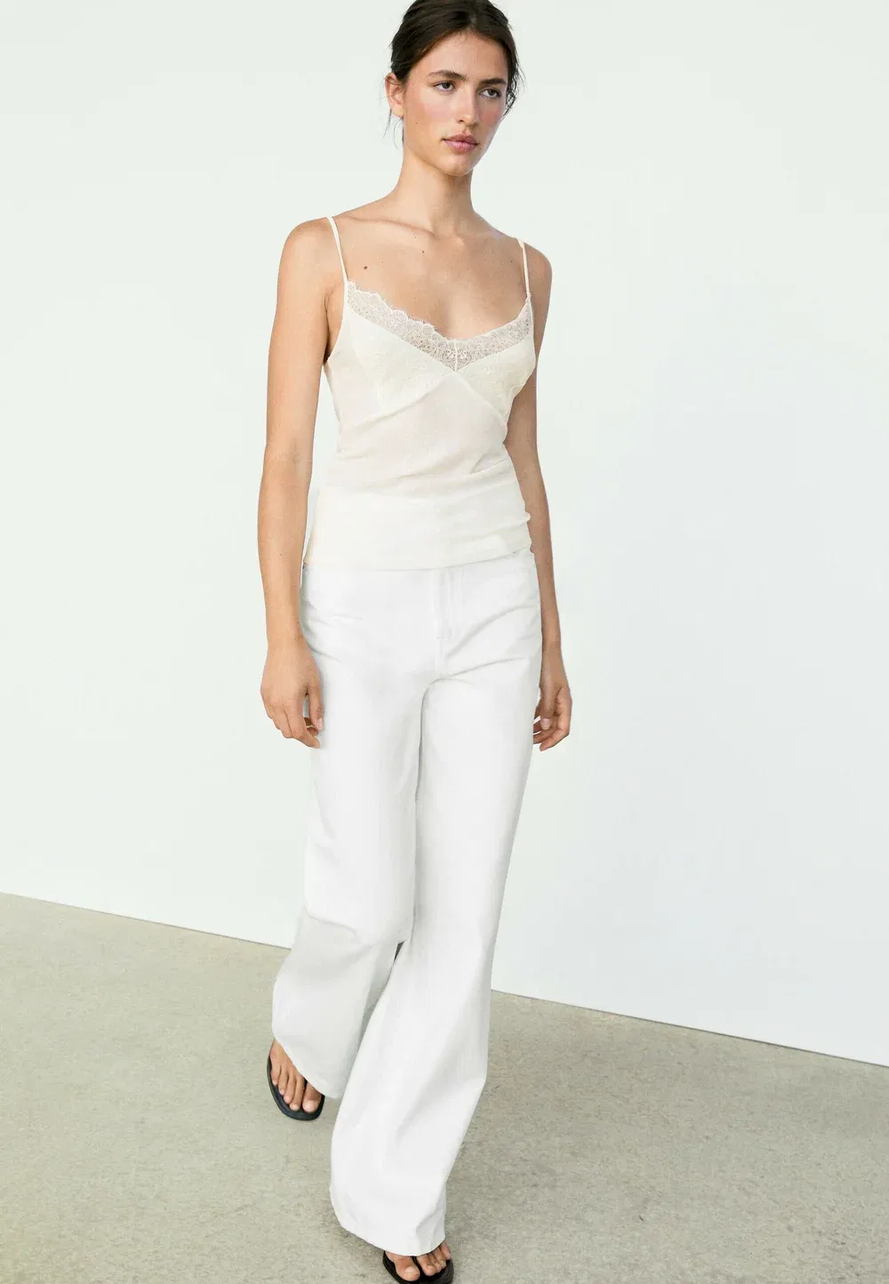Топ на бретельках с кружевной отделкой - топ Massimo Dutti, White — фото 4