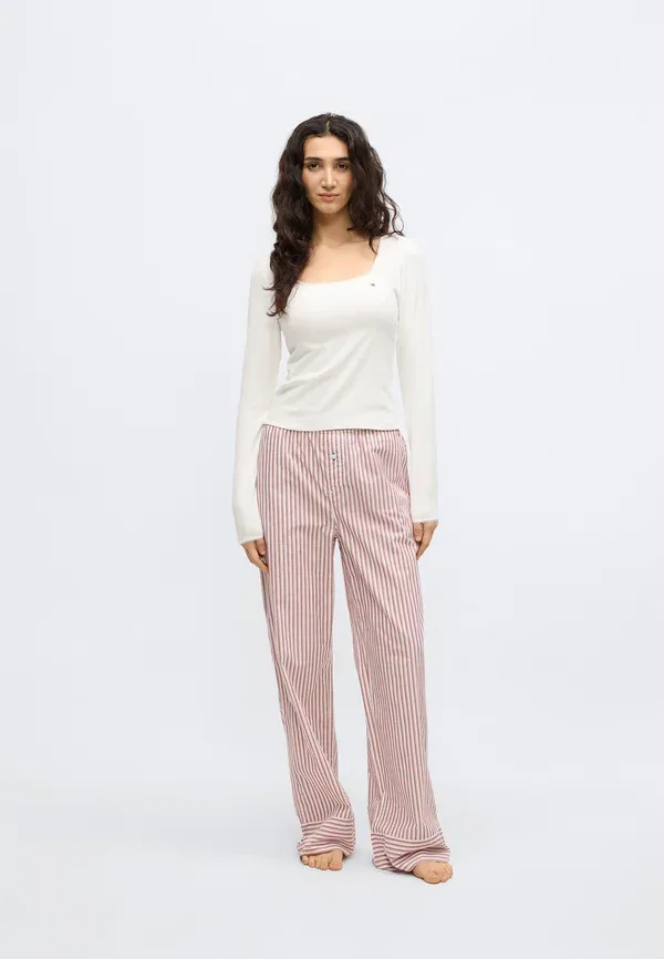 Комплект пижамы полосатый Sleep tee Tommy Hilfiger ecru pointelle, blazer prim red, ярко-красный — фото 3