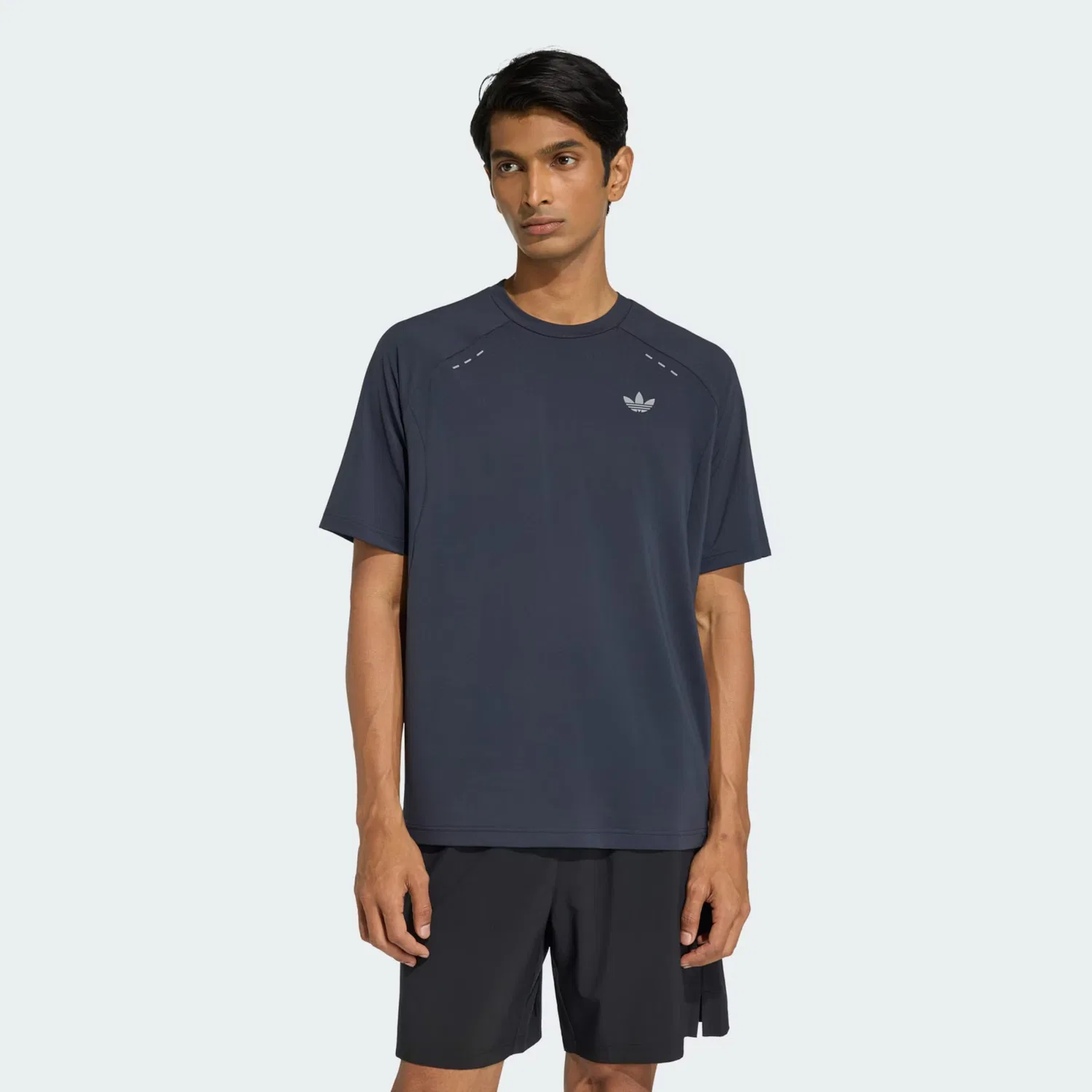 Футболка Adidas Originals Trefoil Essentials в цветах Smoke Blue и Night Blue — фото 2