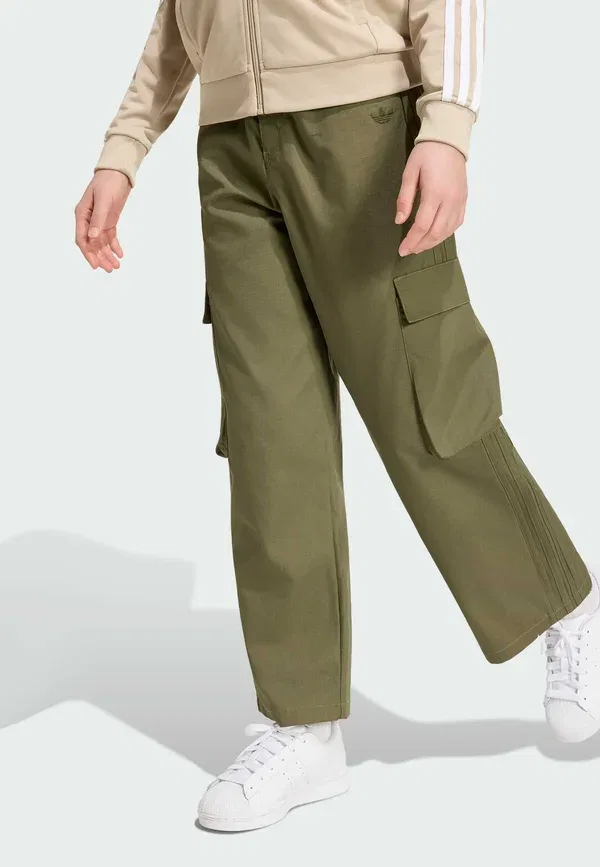 Брюки-карго Adidas Originals, оливковый