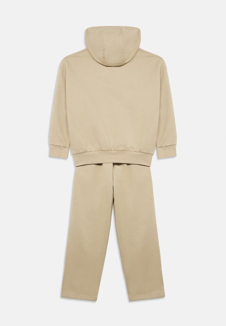 Худи Adidas Originals OVERSIZED HOODIE PANT KIDS UNISEX SET, Stone Khaki/Light Brown — фото 2