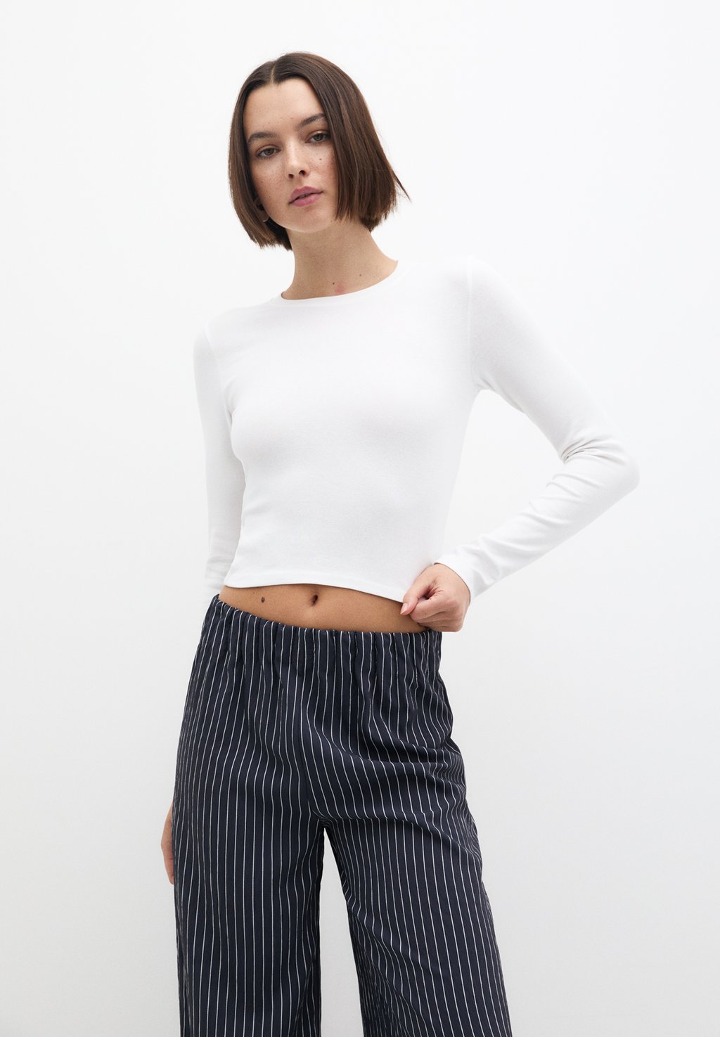

Топ с длинными рукавами LONG SLEEVE PULL&BEAR, белый