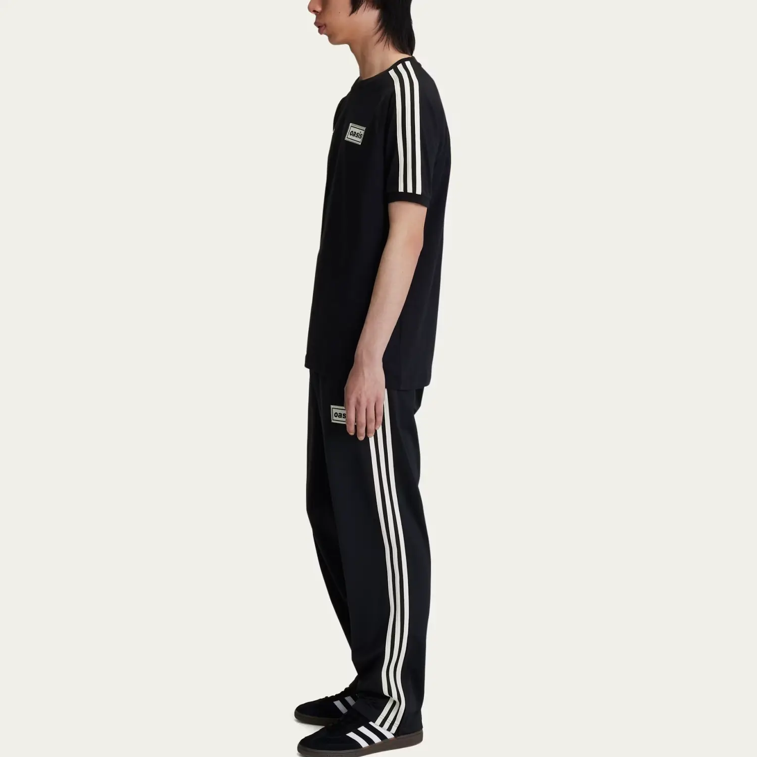 Футболка унисекс Oasis 3 Stripes SS25 Adidas Originals, черный — фото 4