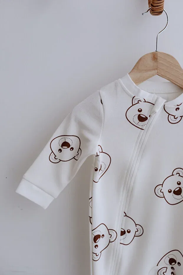 Детский комбинезон-боди с принтом Long sleeve zippered baby romper with teddy bear pattern Lilabio, White — фото 2