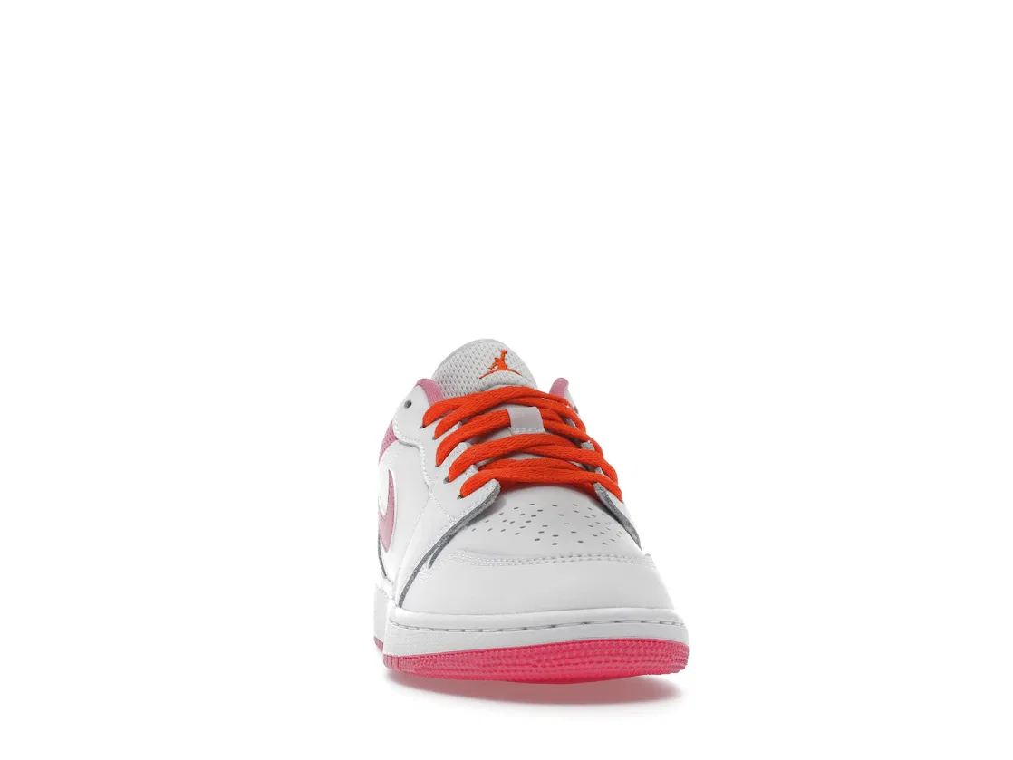 Детские кроссовки с контрастными вставками Jordan 1 Low Jordan, White/Safety Orange-Pinksicle — фото 2