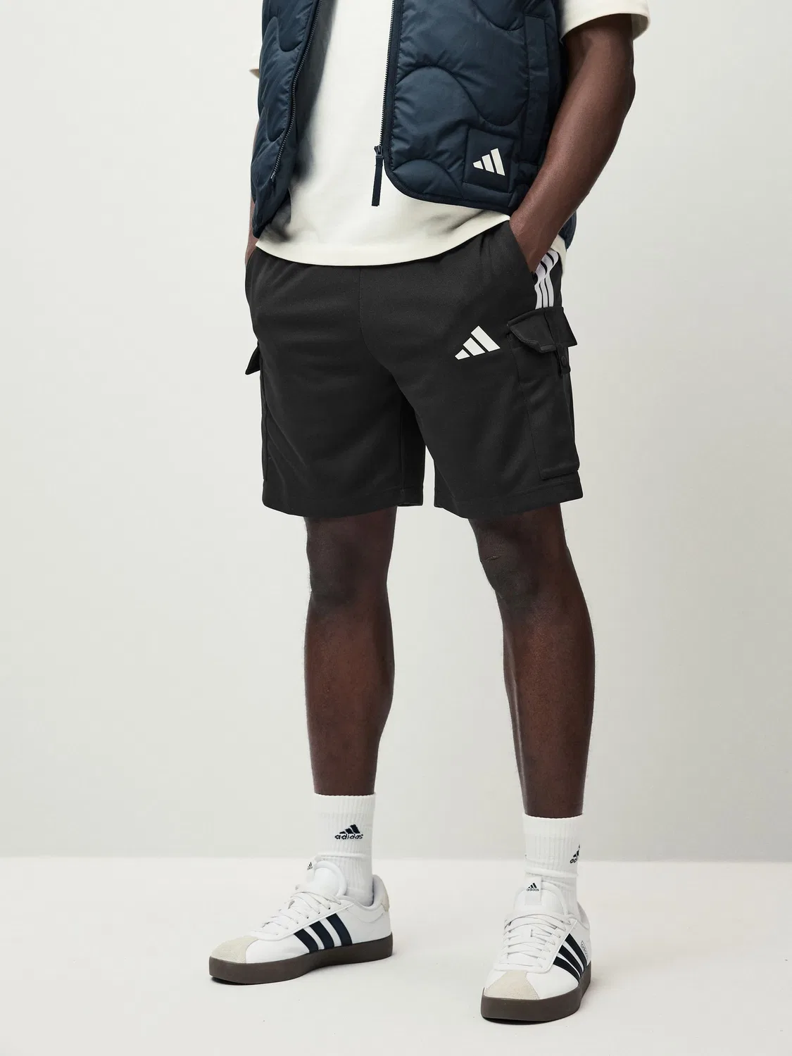 Шорты карго AEROREADY Tiro adidas, черный