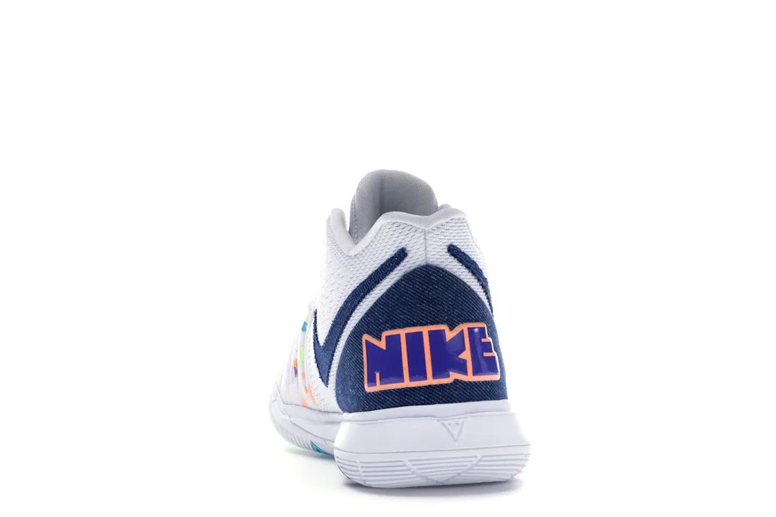 Детские кроссовки для баскетбола с технологией Air Zoom Turbo Nike Kyrie 5, White/Deep Royal Blue-Glacier Blue — фото 4