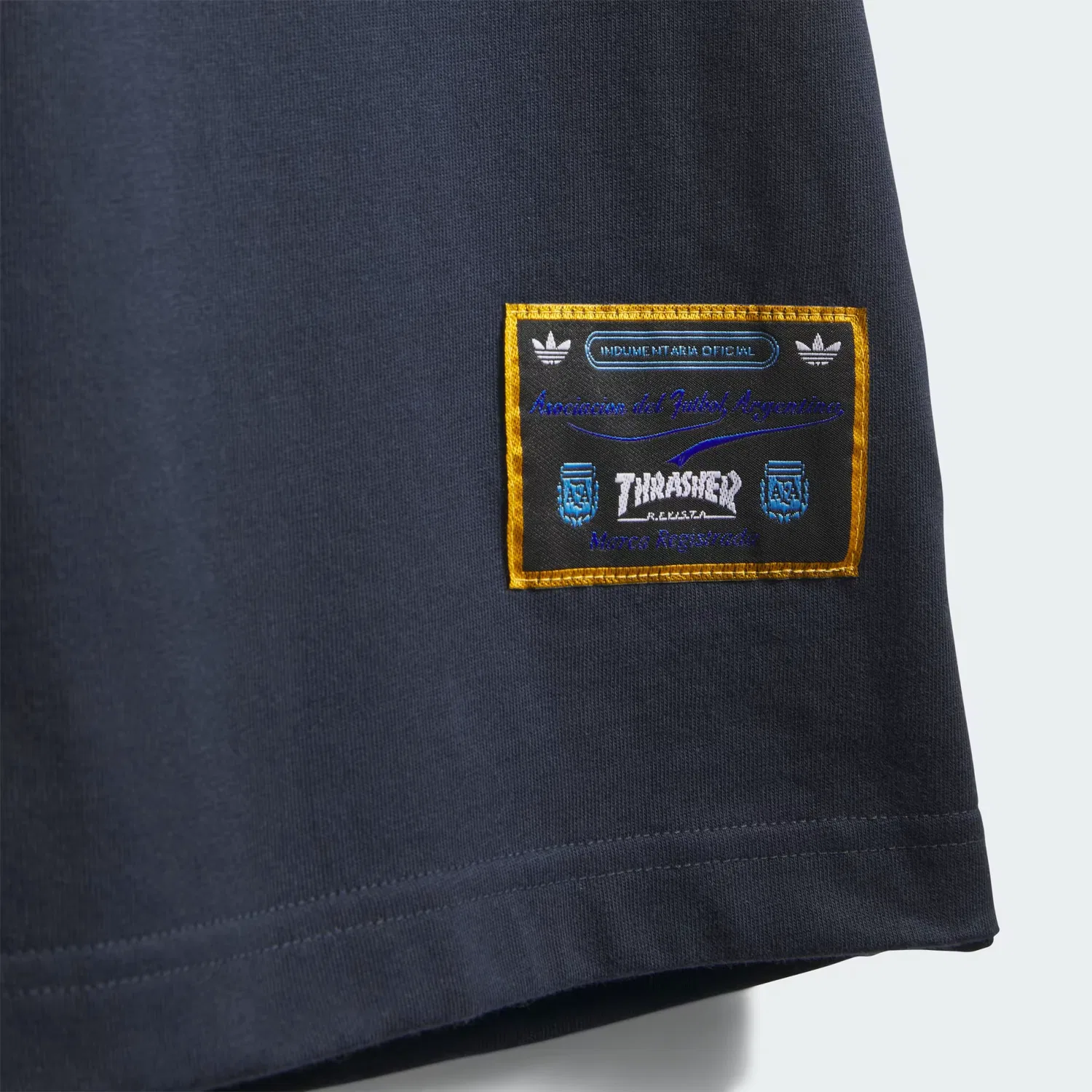Футболка свободного кроя THRASHER x AFA ARGENTINA Adidas Originals, темно-синий — фото 4