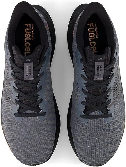 Мужские кроссовки New Balance FuelCell Propel V4, графит/черный/медный металлик — фото 4