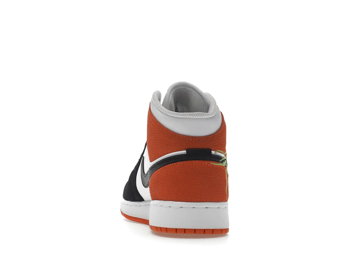 Детские кроссовки с цветочным принтом Jordan 1 Mid SE Basketball Blossom Jordan, White/Black/Starfish/Vivid Green/Lavender Mist/Altitude Green — фото 4