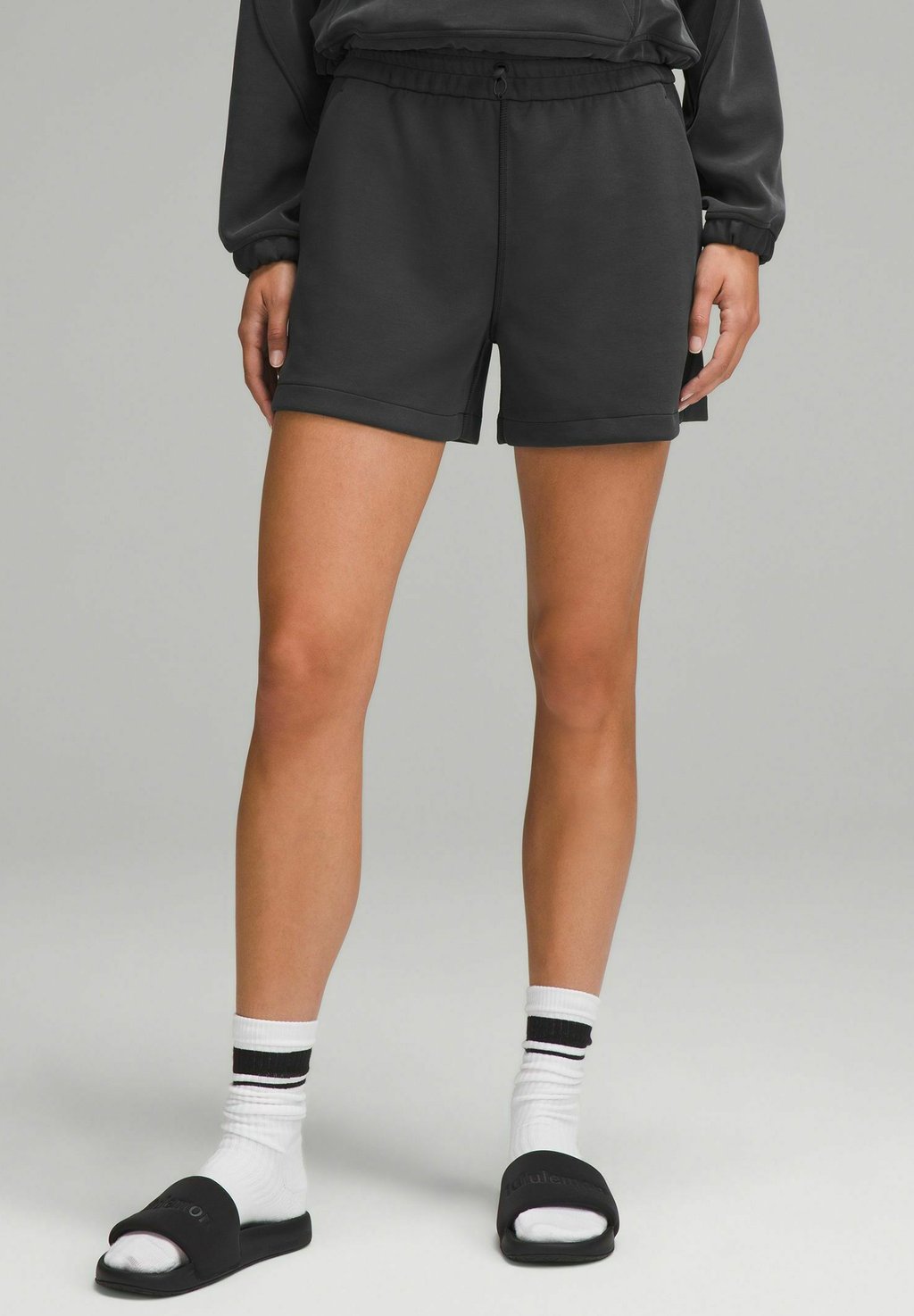 

Спортивные шорты SOFTSTREME HIGH-RISE 10CM lululemon, черный