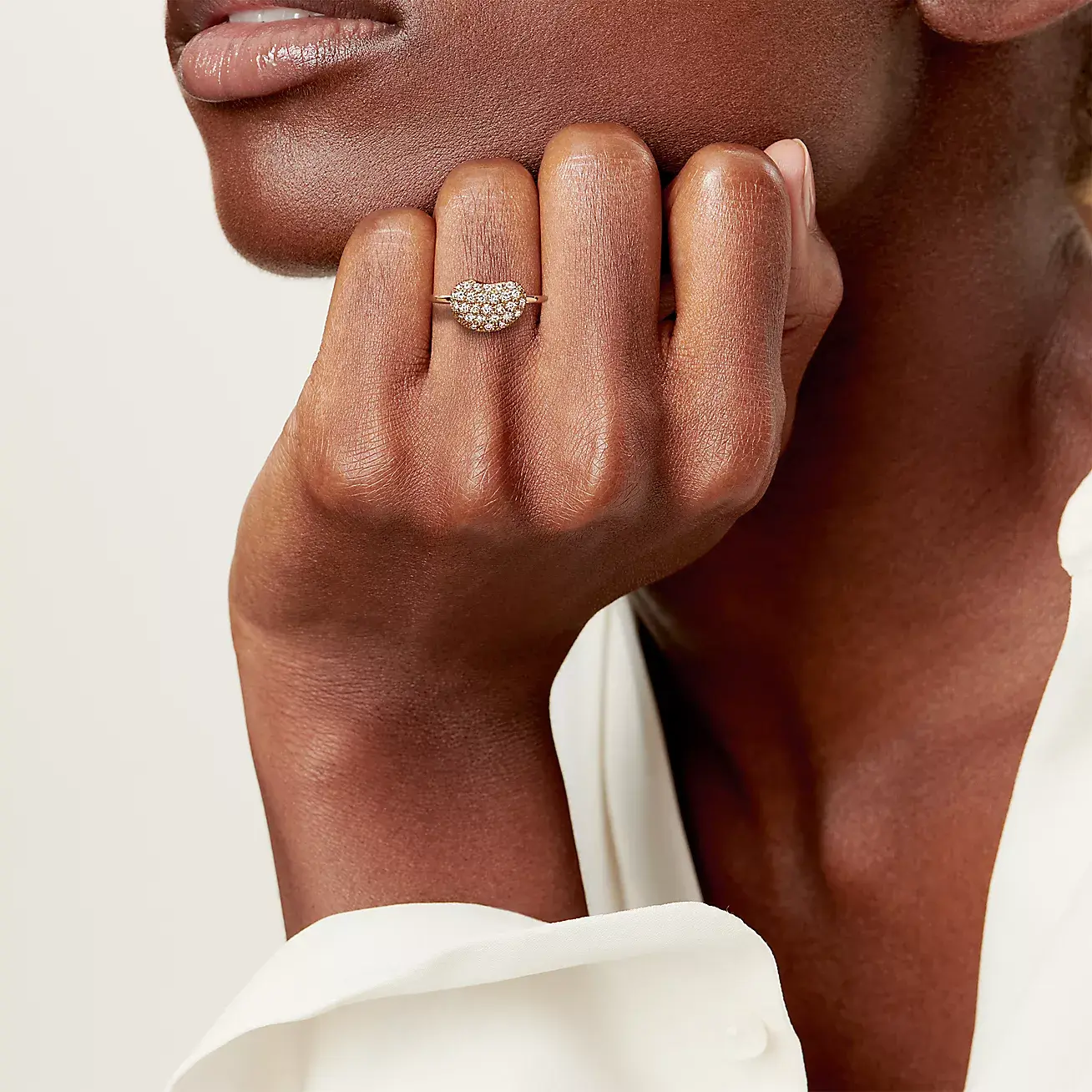 Кольцо Tiffany & Co. x Elsa Peretti Bean Design Wire, 12 мм, золото/бриллиант — фото 4