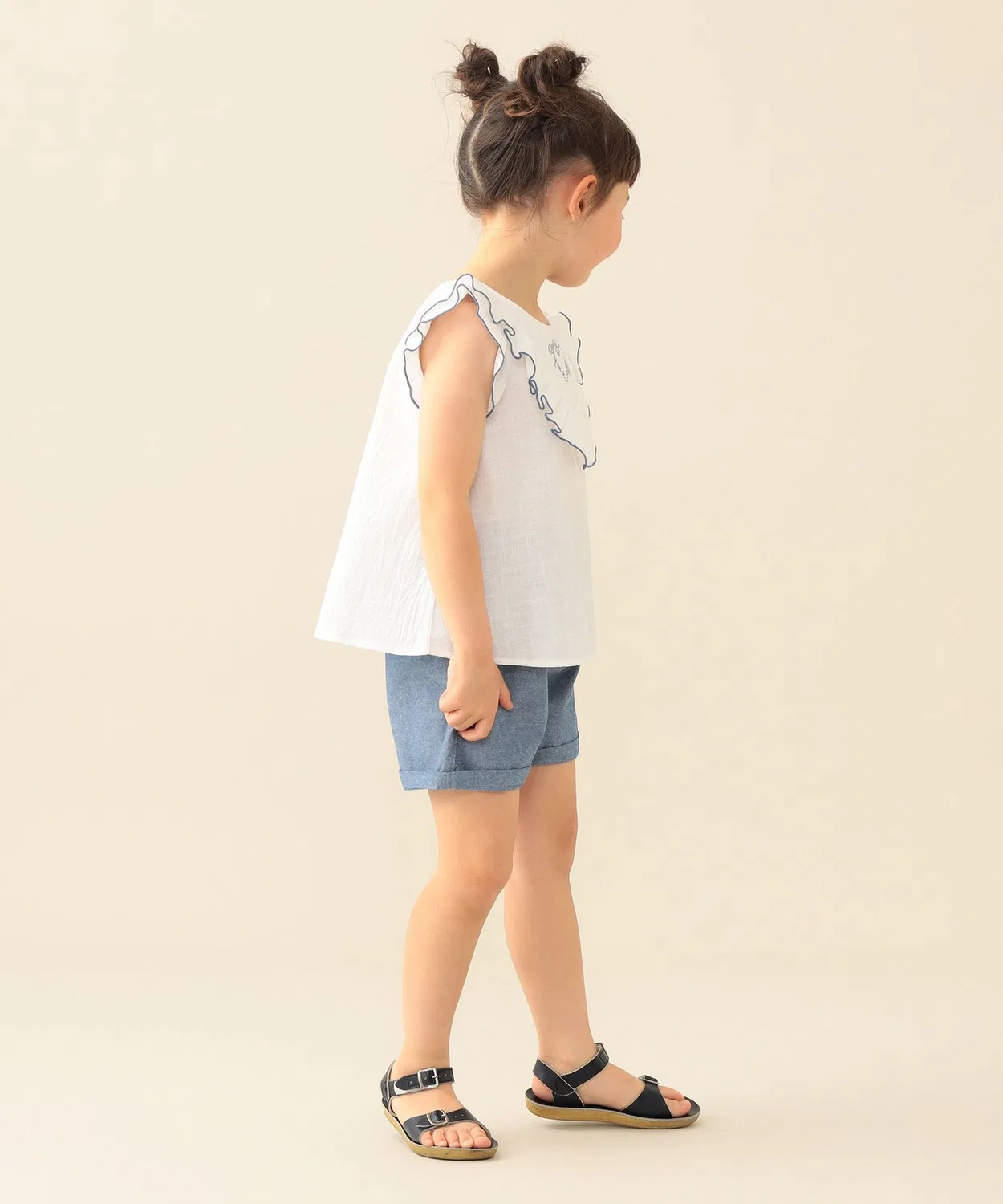 Детский комплект из блузки с фриллами и шорт с вышивкой BEAMS mini, Off White — фото 4