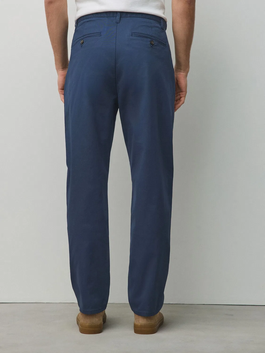 Чинос Regular Tapered Fit из хлопка с эластаном Next, синий — фото 4