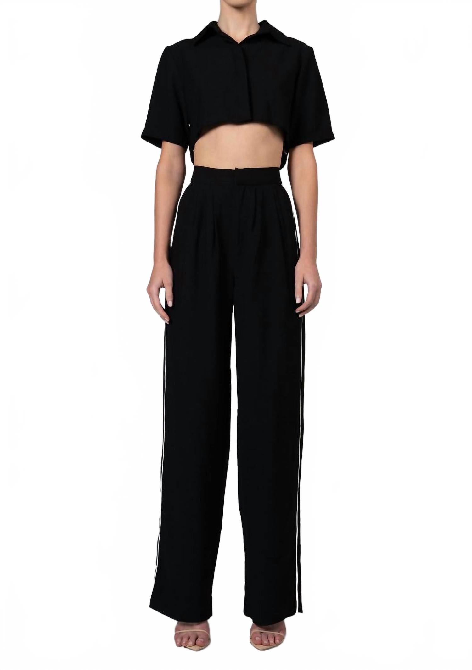 

Кроп-топ в черном цвете NONCHALANTLABEL