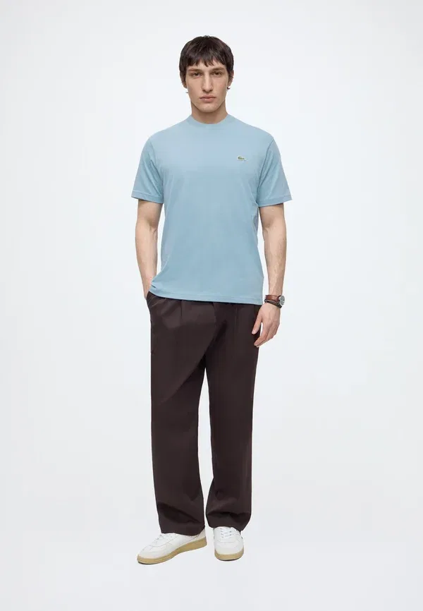 Футболка Lacoste однотонная с круглым вырезом — фото 2