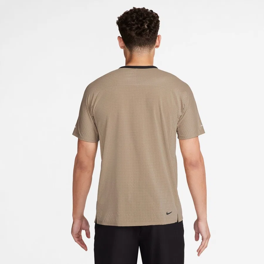 Мужская футболка с коротким рукавом Nike Dri-Fit Solar, Коричневый — фото 2