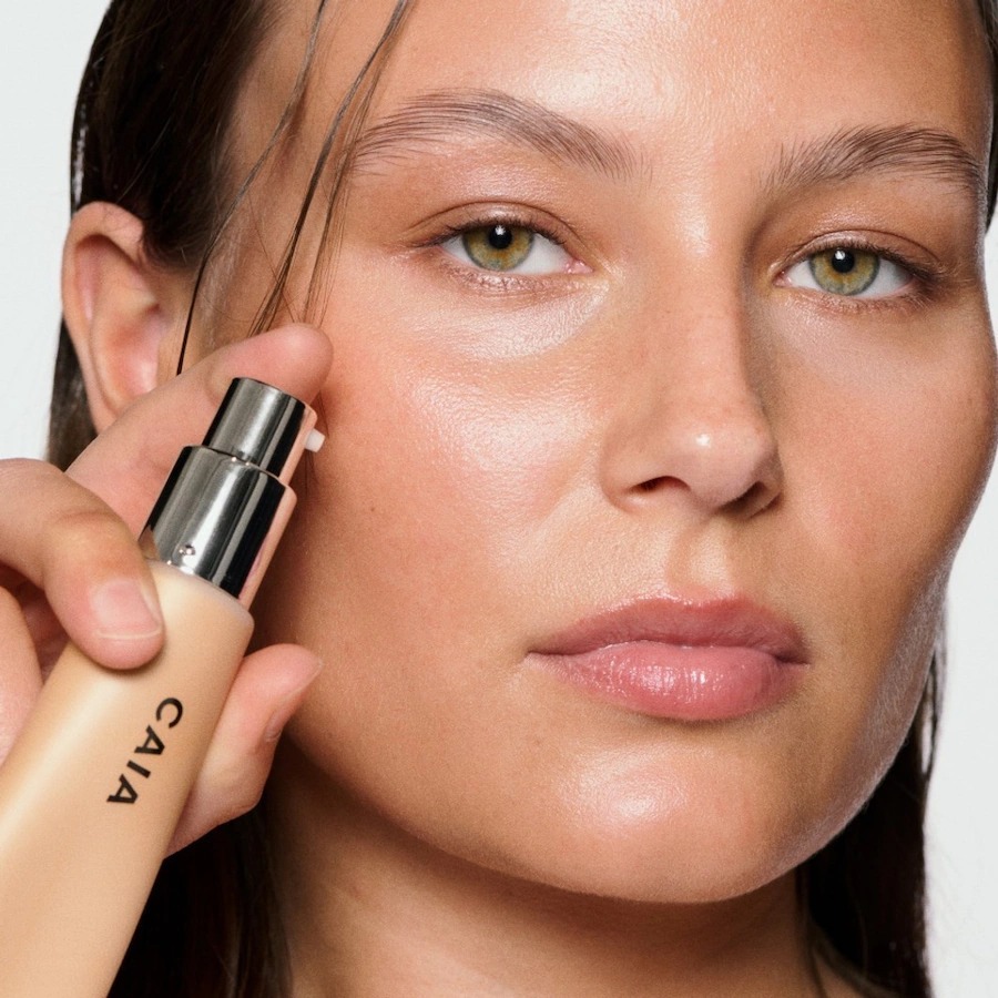 Тонирующий уход-тинт Caia Cosmetics Bare Glow, оттенок 20, 30 мл — фото 3