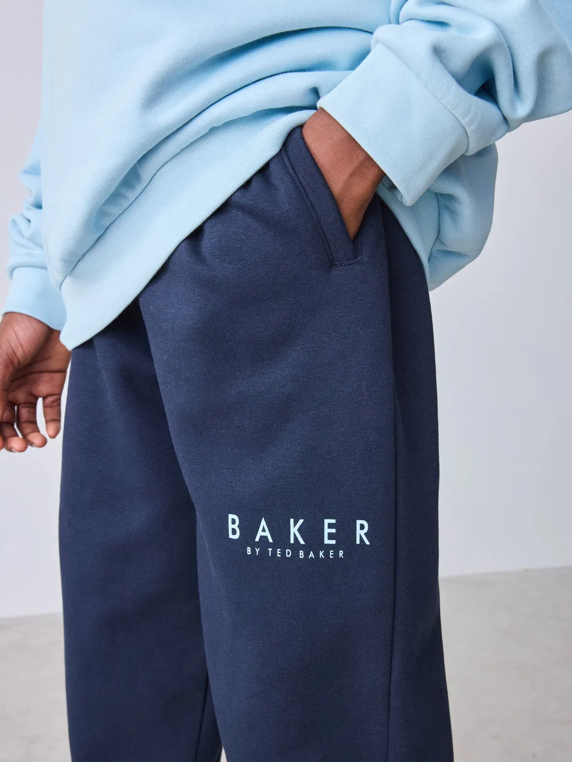 Спортивный костюм Oversized Graphic Sweatshirt and Joggers Set Baker by Ted Baker, синий — фото 4