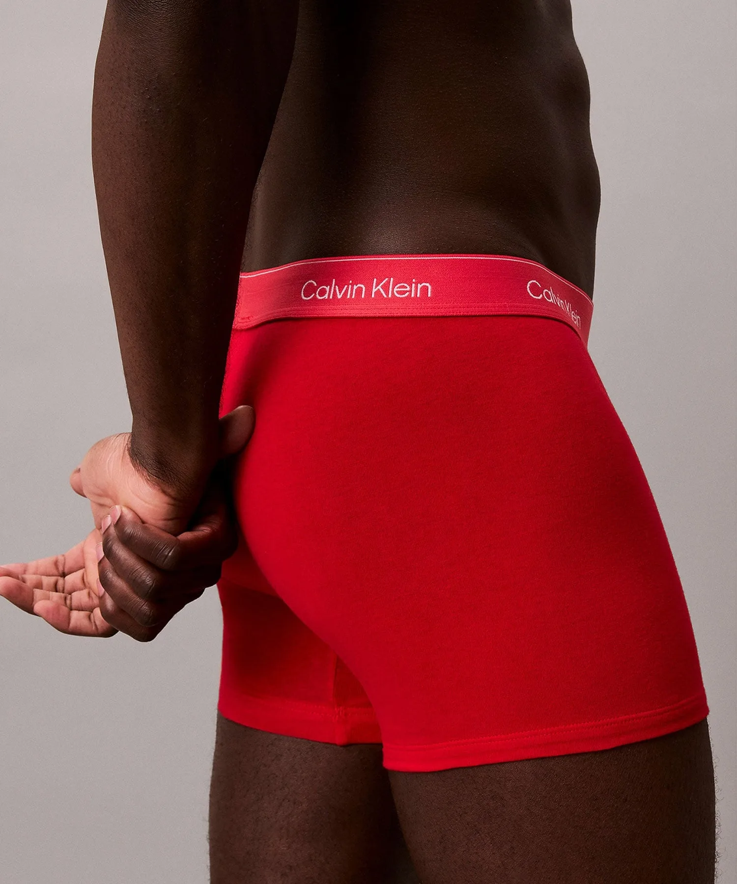 Официальный магазин Боксеры Calvin Klein Icon из эластичного хлопка, комплект из 2 штук, Calvin Klein NB4391 Как на Чон Куке, ADRENALINERUSH W/ DTMWBBLACK W — фото 4