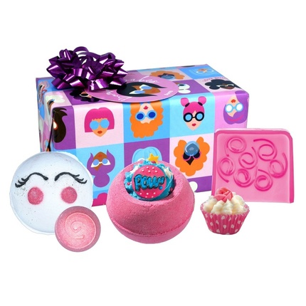 

Bomb Babes 5 предметов ручной работы, набор для ванны и тела Bomb Cosmetics