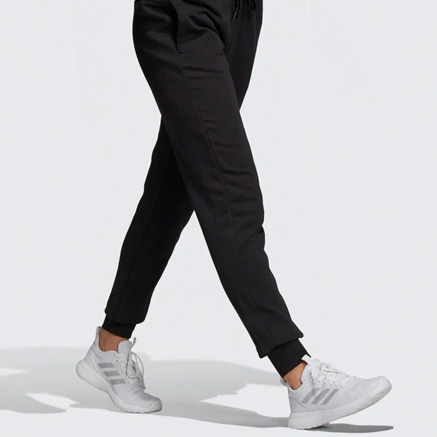 Женские спортивные брюки с зауженными штанинами adidas Essential Plain, Черный