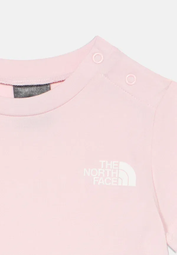 Комплект для девочки из куртки и шорт The North Face, серый — фото 4