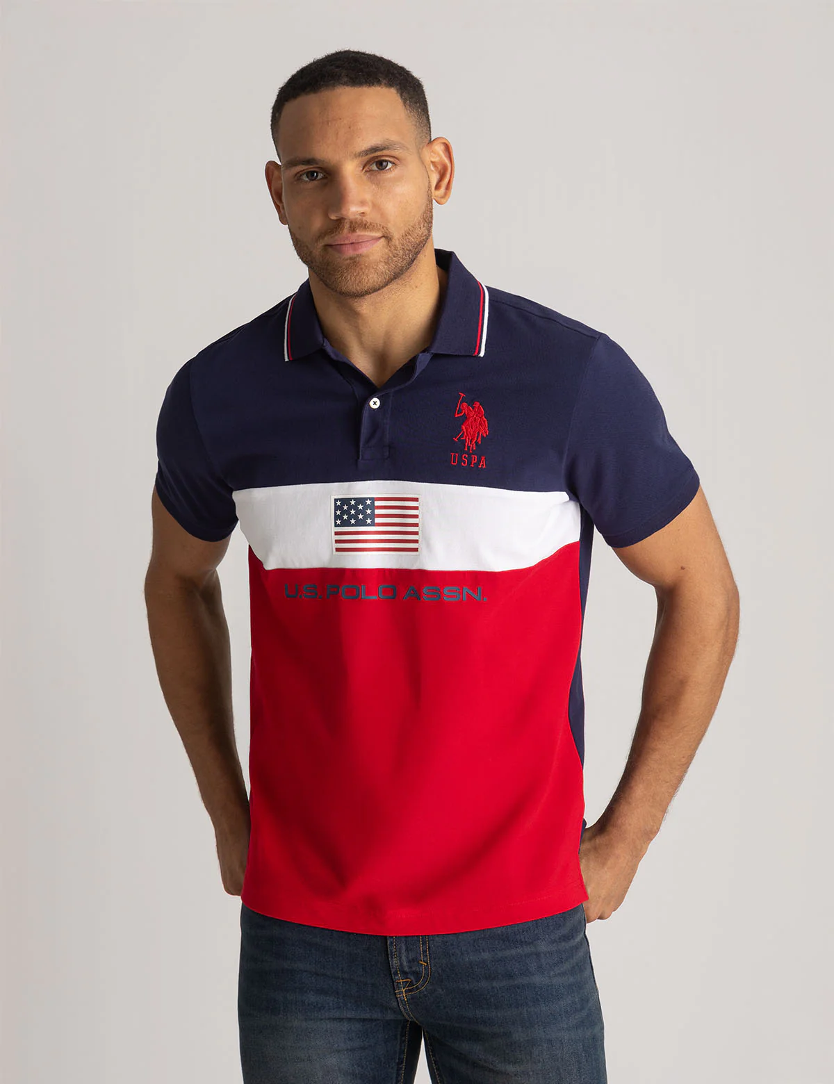 

Футболка-поло U.S. Polo Assn Flag Color Block Pique, темно-синий/красный