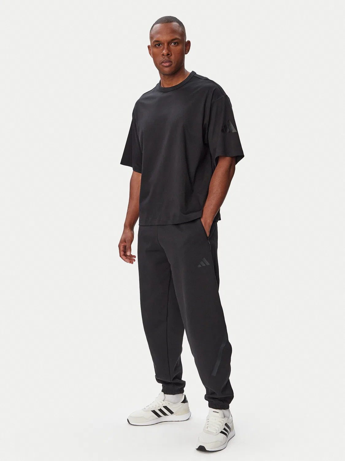 Мужская футболка стандартного кроя Soft Lux Adidas, черный — фото 2