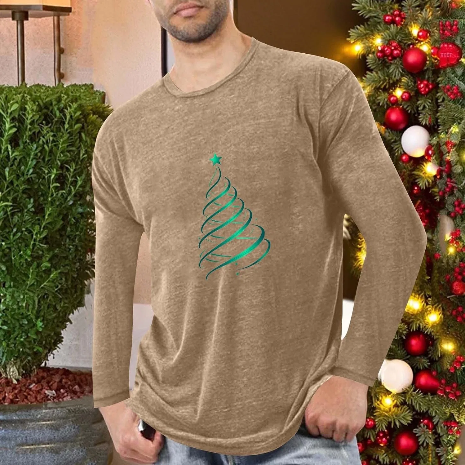 Мужская футболка с рождественским принтом Long Sleeve Crewneck Pullover, Khaki — фото 2
