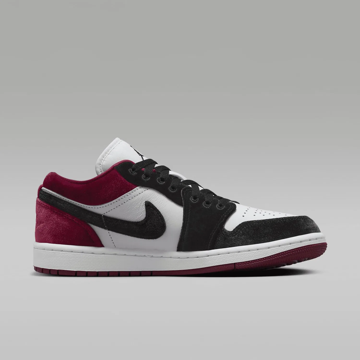 Мужская футболка с принтом Air Jordan 1 Low Se Women Shoes NIKE, Black Black White Team Red — фото 3