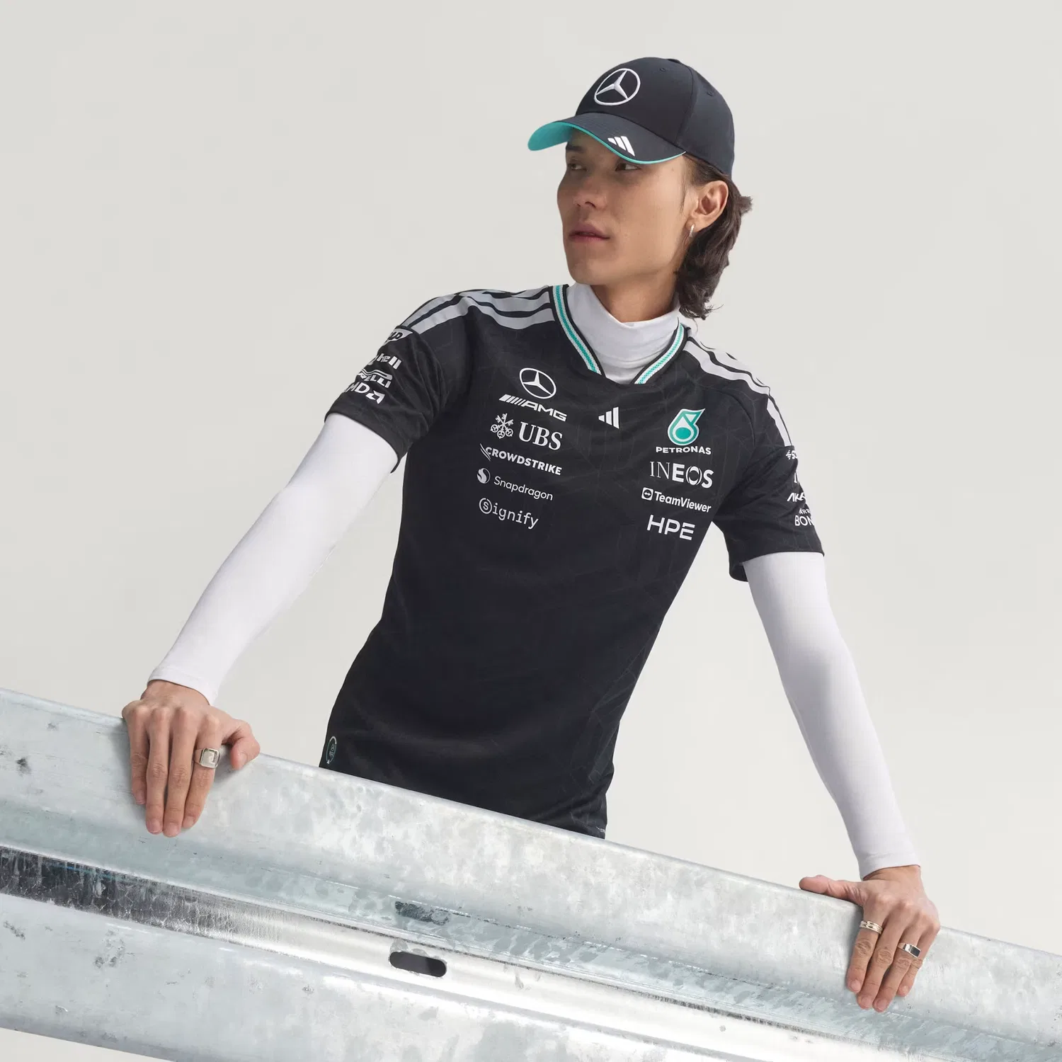 Мужское джерси с технологией Climacool Mercedes - AMG Petronas Formula 1 Team Driver Authentic Adidas Performance, черный — фото 2