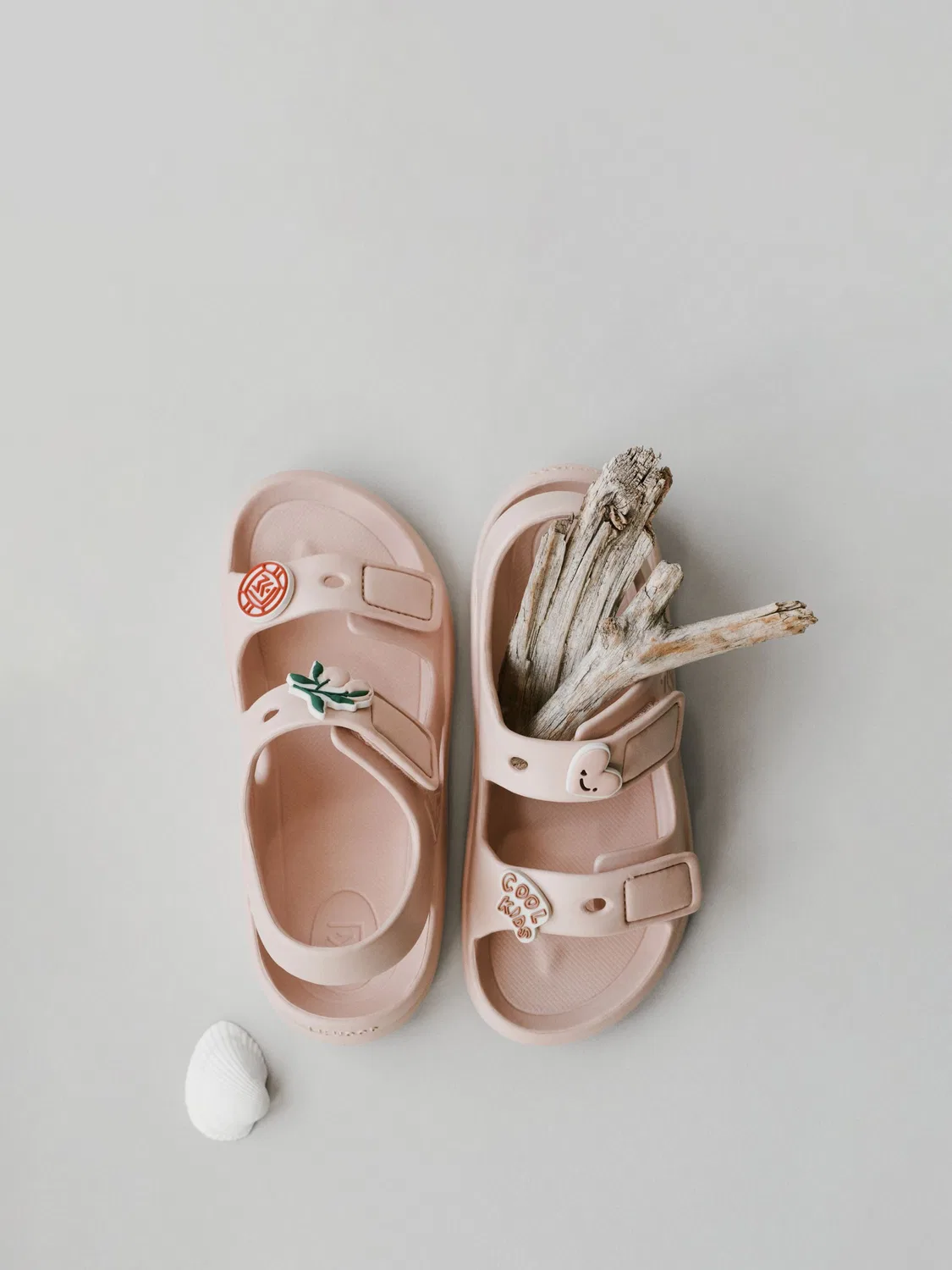 Сандалии с подвесками Liewood Pink, розовые — фото 2