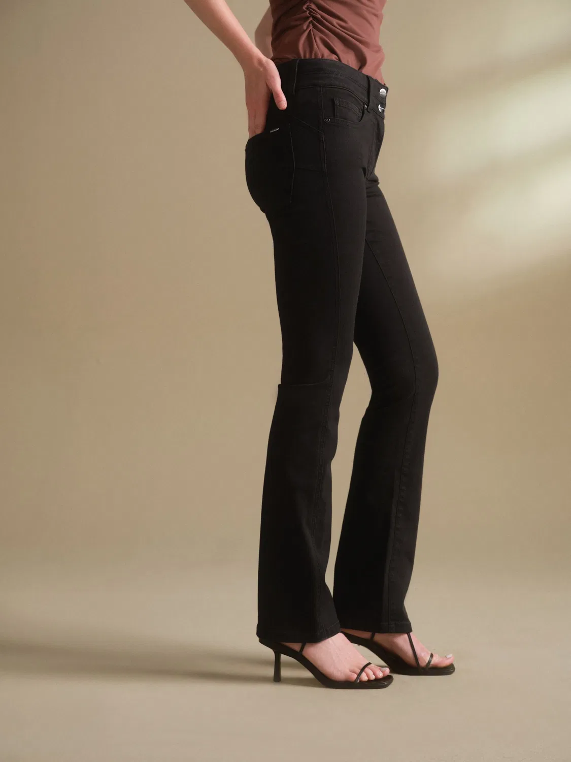 Джинсы клеш, моделирующие фигуру, Lift Slim and Shape Next, черный — фото 3