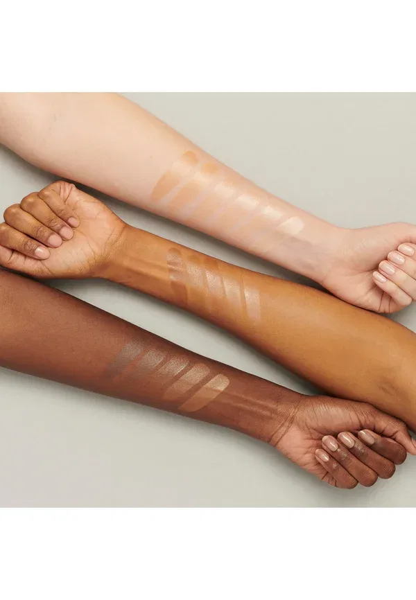 Тонизирующий увлажняющий крем Strobe dewy skin tint Mac, medium 3, 30 мл, цвет medium 3 — фото 3