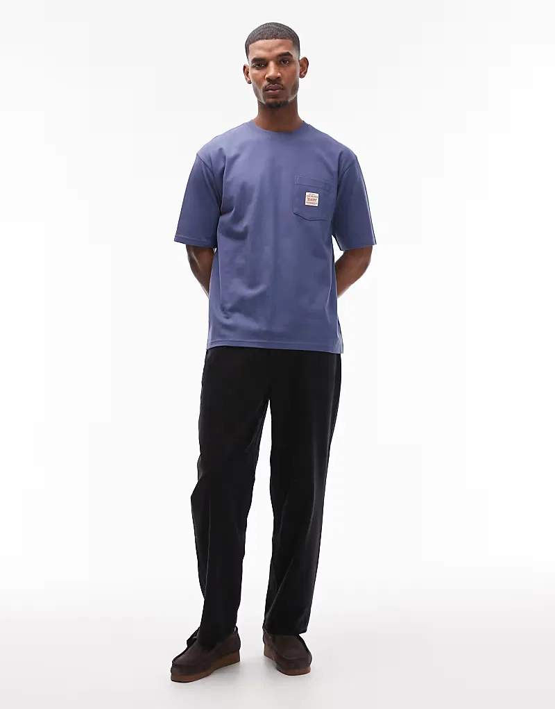 Футболка Levi's Workwear с карманом и логотипом, свободного кроя, темно-синий — фото 2