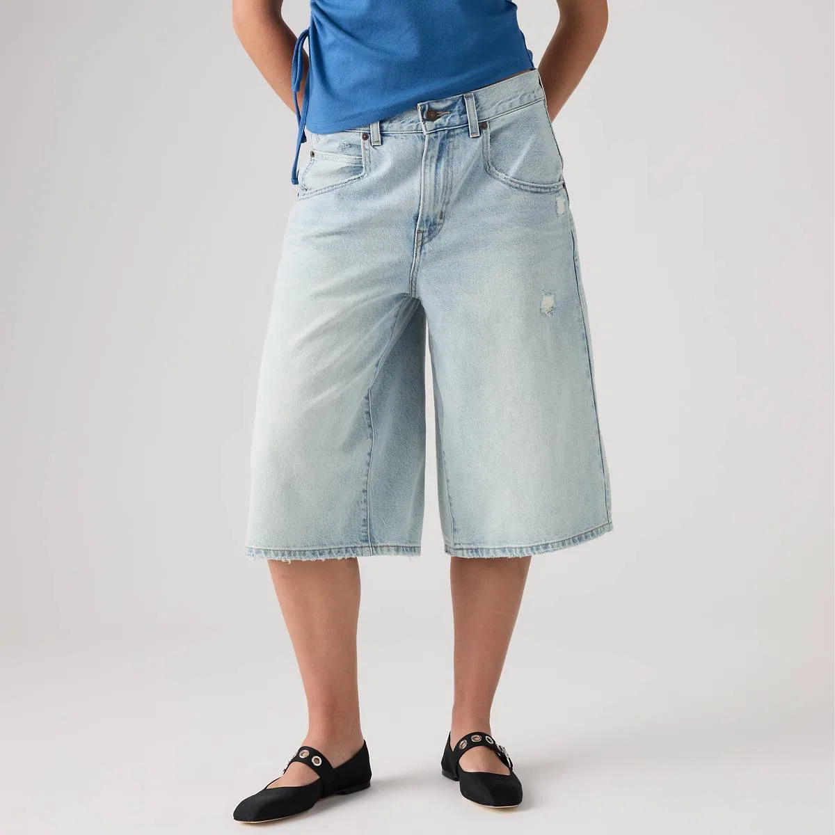 Очень свободные женские шорты Levi's, South City - Medium Wash — фото 2