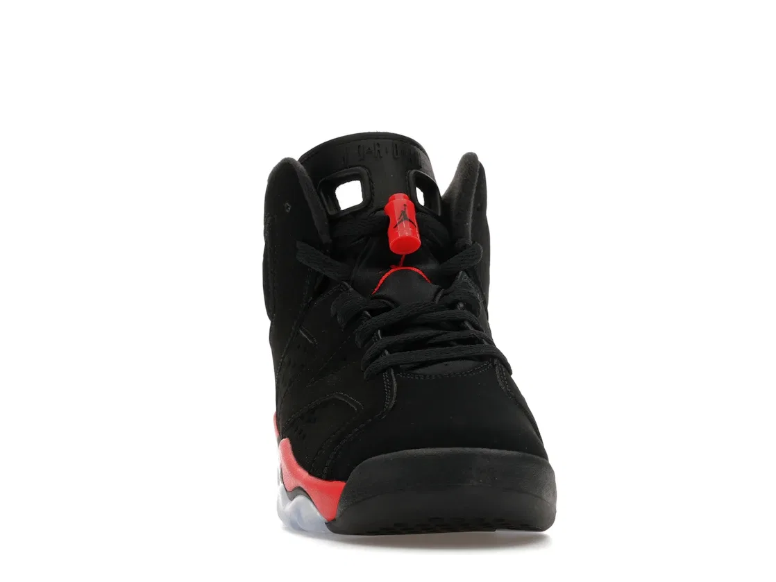 Детские кроссовки с контрастными акцентами Jordan 6 Retro Reverse Infrared GS, Black/Light Crimson — фото 2