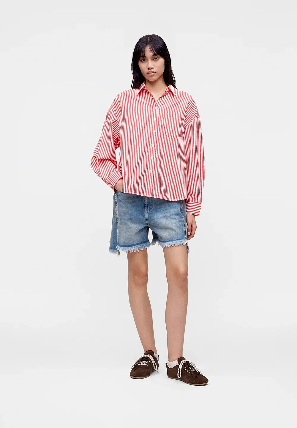 Большая рубашка из сирсакера - блузка на пуговицах Gap, Red — фото 2