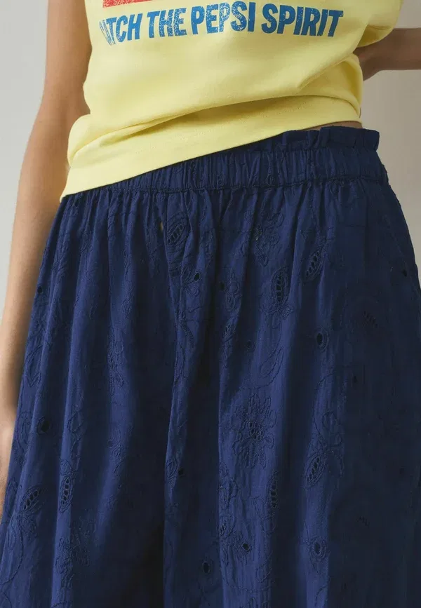 Брюки хлопковые Tall fit - broderie balloon leg trousers Next, Navy Blue, темно-синий — фото 4